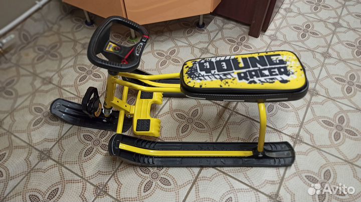 Продаю Снегокат Ника для детей с мягким сиденьем