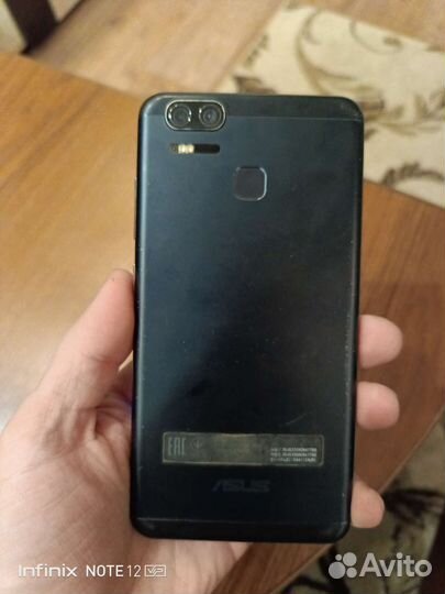 Телефон asus ZE553KL
