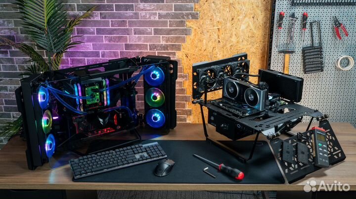 Корпус CoolerMaster MasterFrame 700