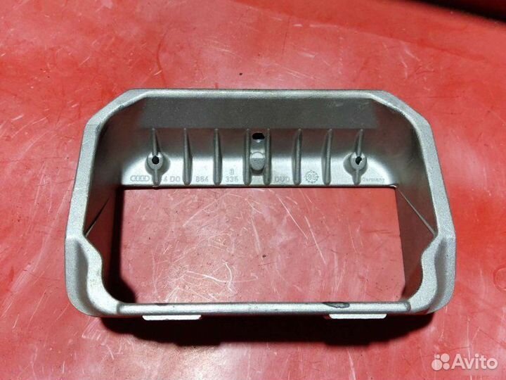 Кронштейн подлокотника Audi A8 D2 1997