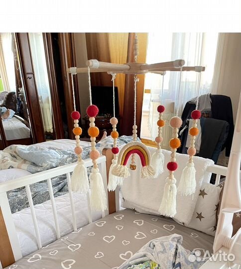 Мобиль на кроватку деревянный