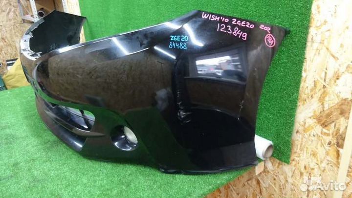 Бампер передний Toyota Wish ZGE20 2ZR-FAE 2010
