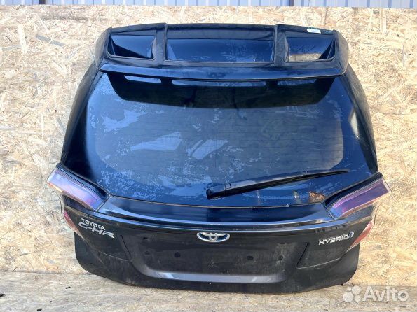 Toyota C-HR крышка багажника 2019-2023