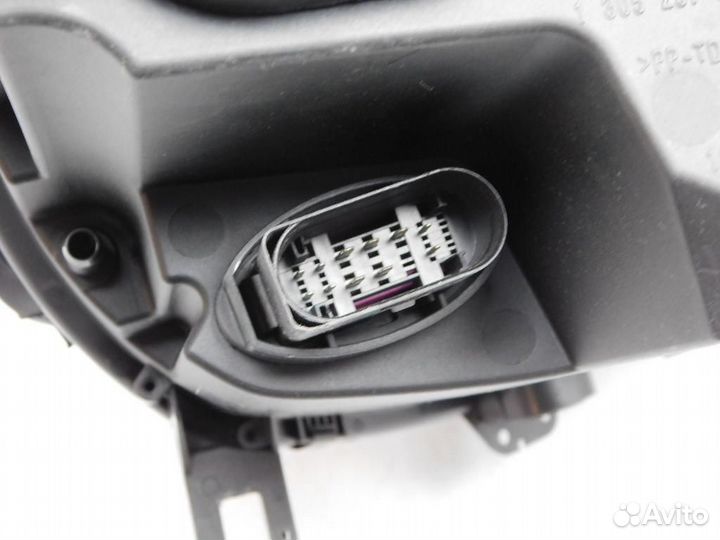 Фара левая Audi A4/RS4