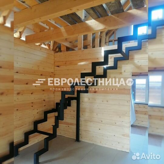 Лестница на металлическом каркасе