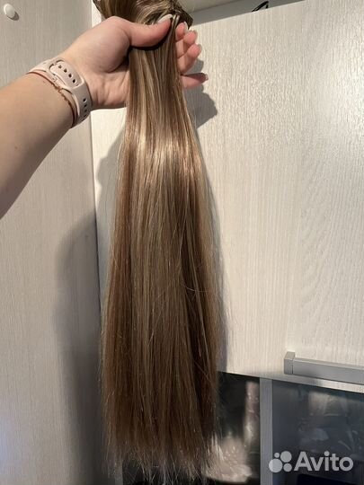 Волосы на заколках русые