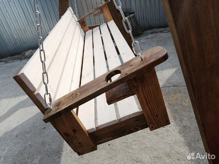 Садовые качели из дерева