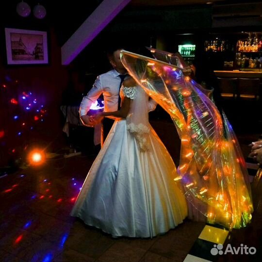 Ведущий/ведущая/диджей