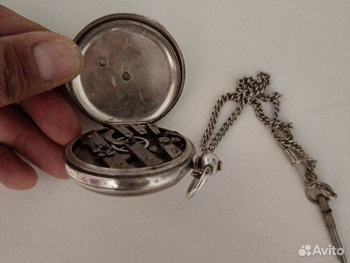 Корманные серебряные часы