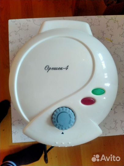 Электрическая вафельница