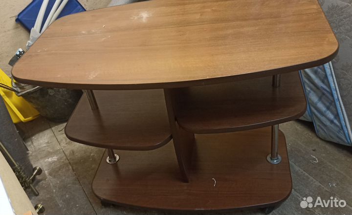 Журнальные столики на колесах бу