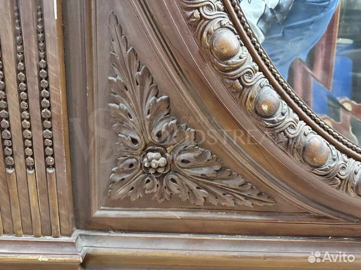 Зеркало. Антиквариат. Мебель из Европы. Старина