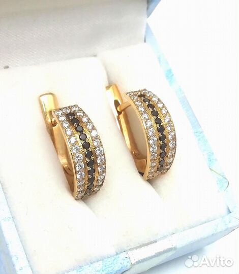 Серьги женские классические крупные, вставка бриллианты бесцветные и черные, прямоугольник, английск