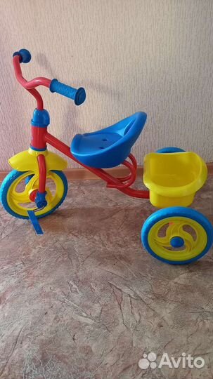 Трехколесный велосипед