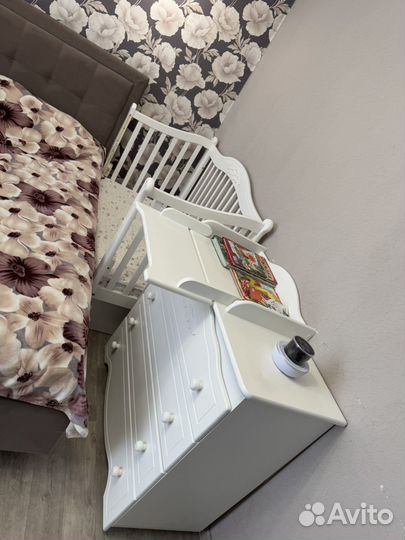 Кроватка для новорожденных с комодом