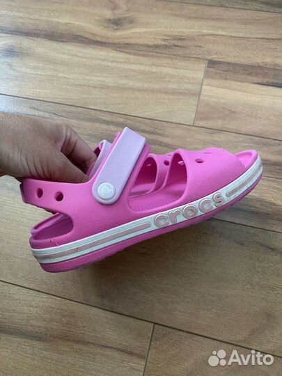 Сандалии для девочки Crocs c13