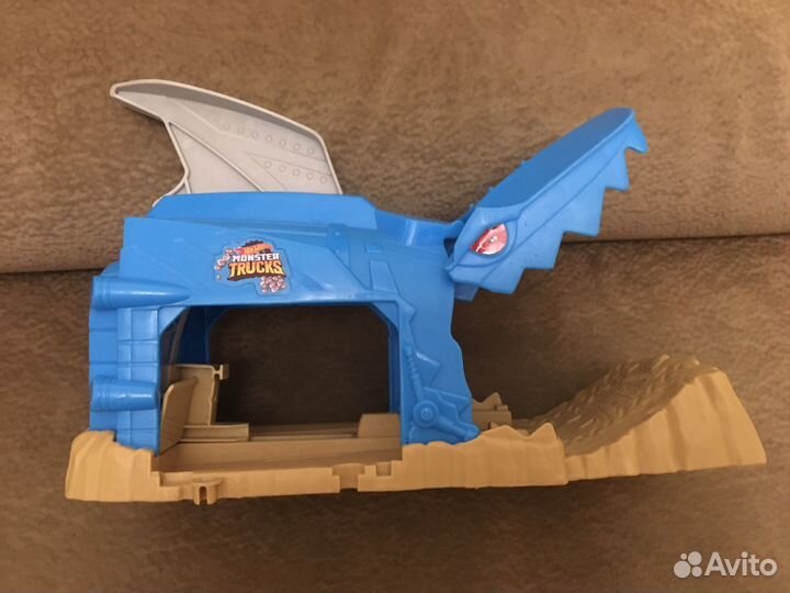 Hot wheels трамплин