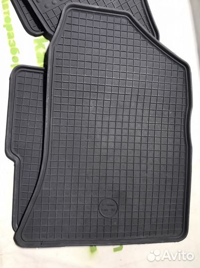 Автомобильные коврики резиновые б/у ваз 2110