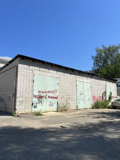 Гараж, > 30 м²