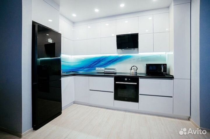 Кухня белая глянцевая