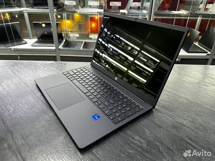 Новый ноутбук HP Laptop 15 i7/8/256