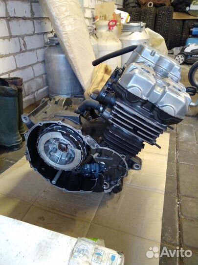 Двигатель в разборе от honda SB 400