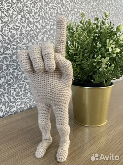 Статуэтка рукопоп