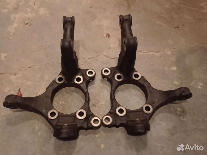 Поворотный кулак toyota rav 4