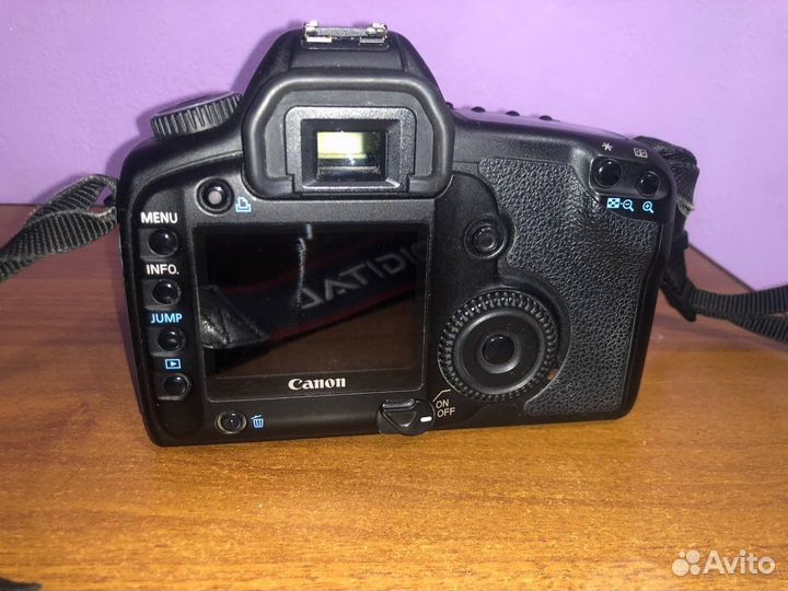 Зеркальный фотоаппарат canon 5d