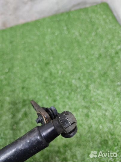 Амортизатор багажника правый Mitsubishi Lancer 10