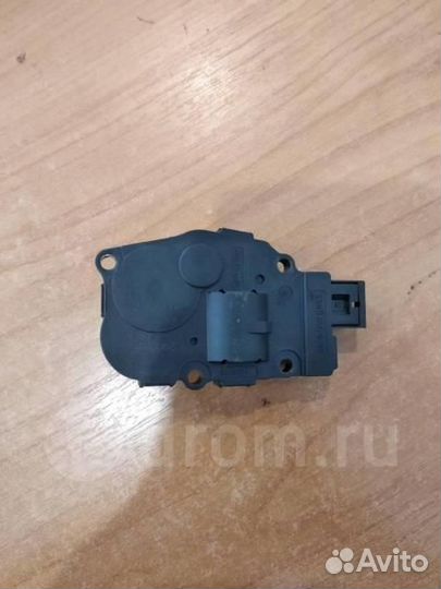 Моторчик заслонки отопителя Audi A4 (B8) 2007-2015
