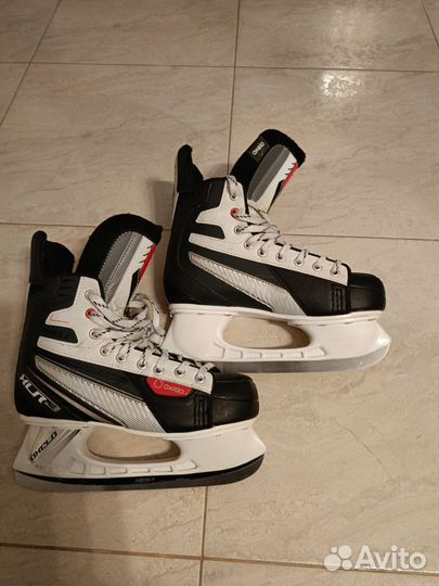 Коньки хоккейные 42 размер