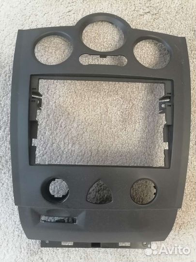 Передний консоль