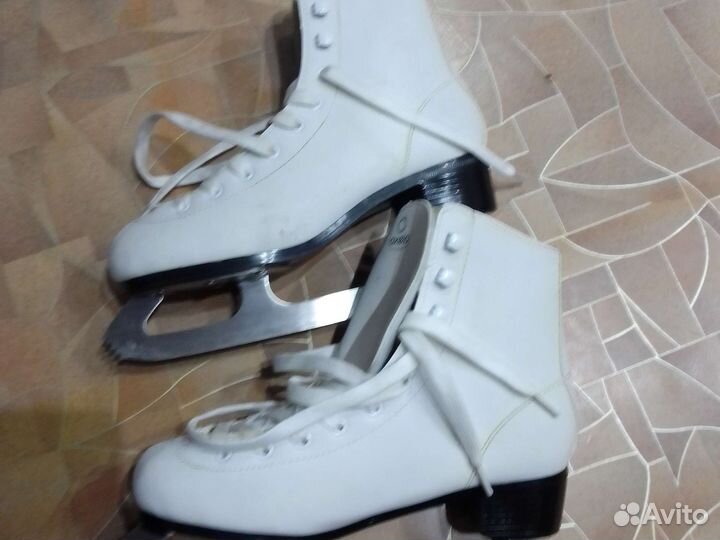 Коньки фигурные женские 39/40 размер