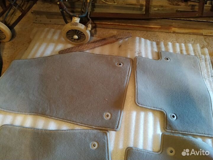 Продаю коврики для а/м Volvo