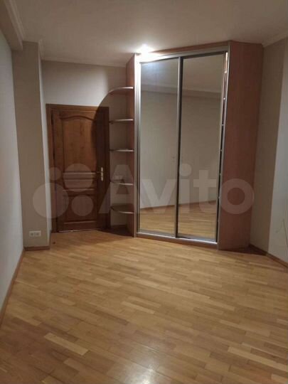 2-к. квартира, 85 м², 4/5 эт.