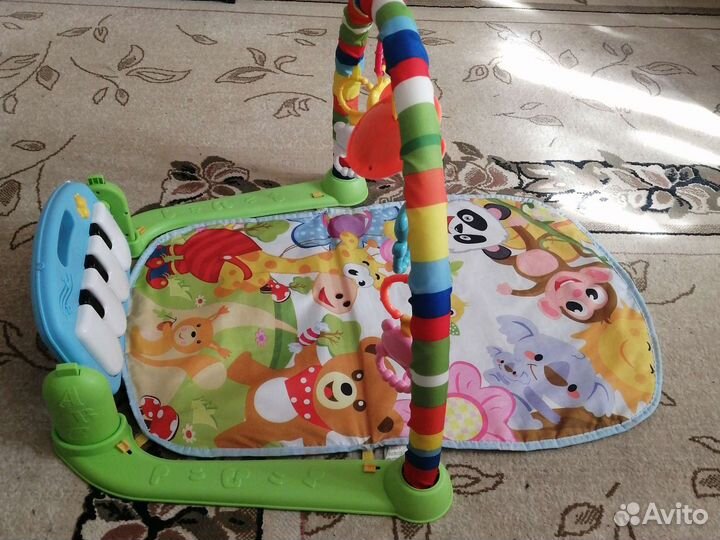 Развивающий коврик с пианино