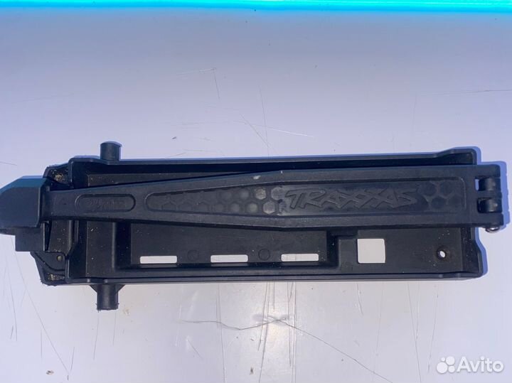 Бокс под аккумулятор traxxas trx