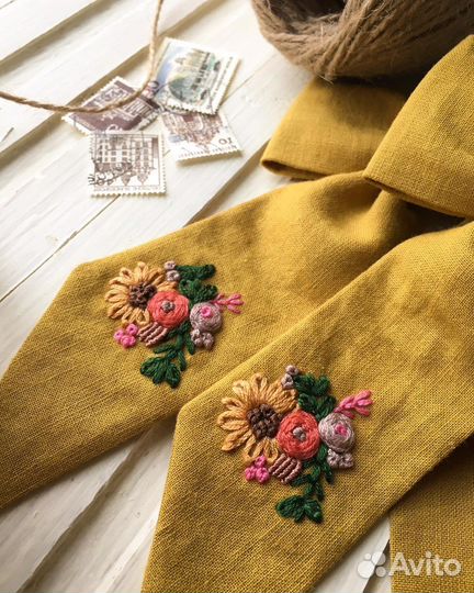 Бантики и заколки с вышивкой. Ручная работа