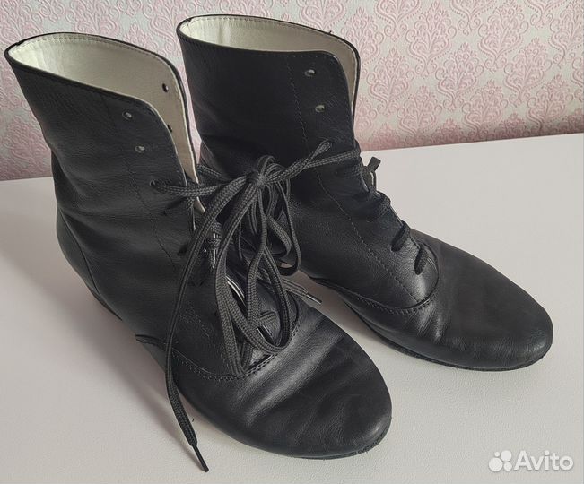 Танцевальные ботинки