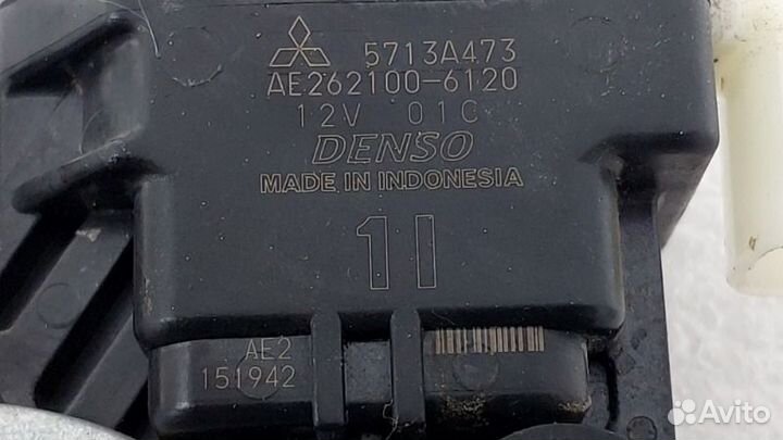 Стеклоподъемник задний правый Mitsubishi L200