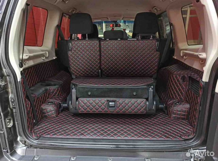 3D коврик для багажника mitsubishi pajero 7