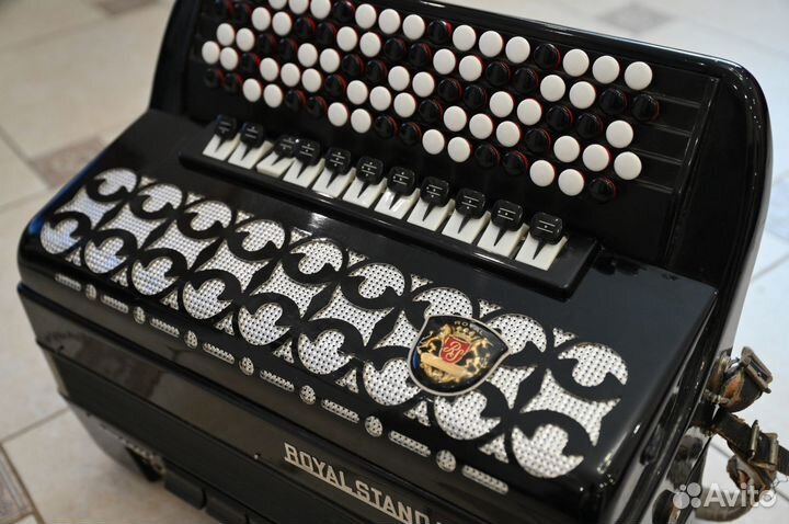 Баян Royal Standard