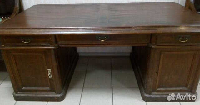Стол антикварный, столетний