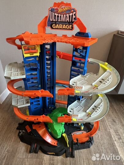 Игровой набор Hot Wheels невообразимый Гараж