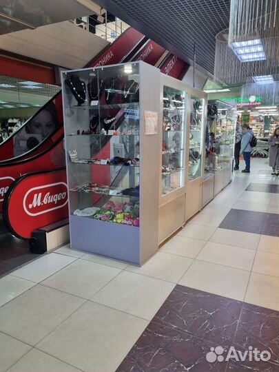Витрины стеклянные