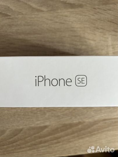 Телефон iPhone SE 32gb