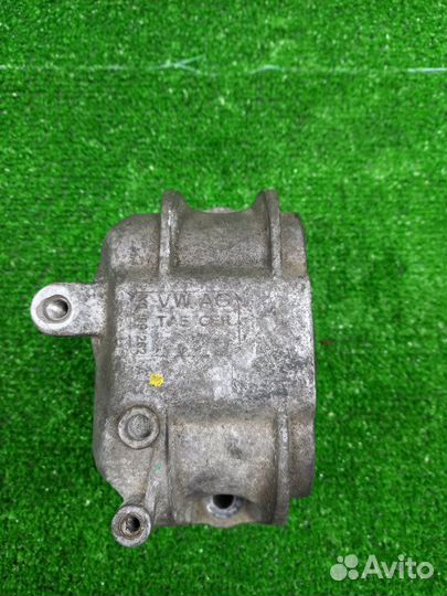 Подушка двигателя Volkswagen Jetta BLF 2006