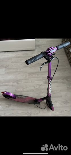 Продам практически новый Самокат