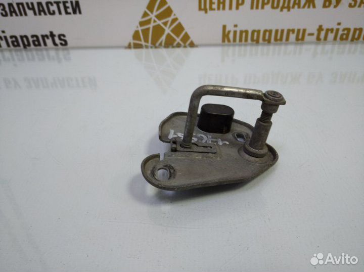 Крюк замка капота Skoda Kodiaq 1 NS7 до рестайлинг